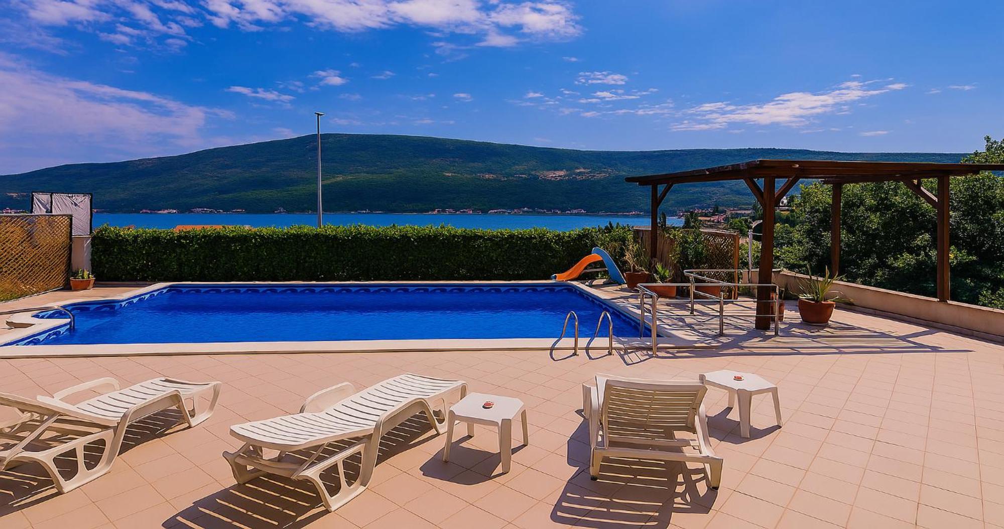 Villa Sea-N-Sun, 7 Bedrooms & Pool, Nearby Portonovi Marina. Ðenovići Exterior foto